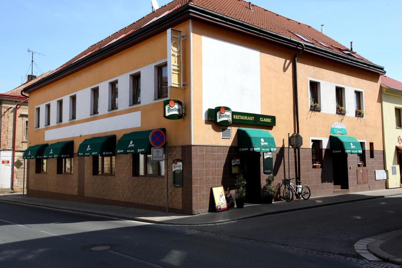 Hotel Classic Novy Bydzov Exterior photo